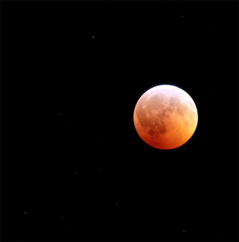 red moon during lunar eclipse - dec 21 2010